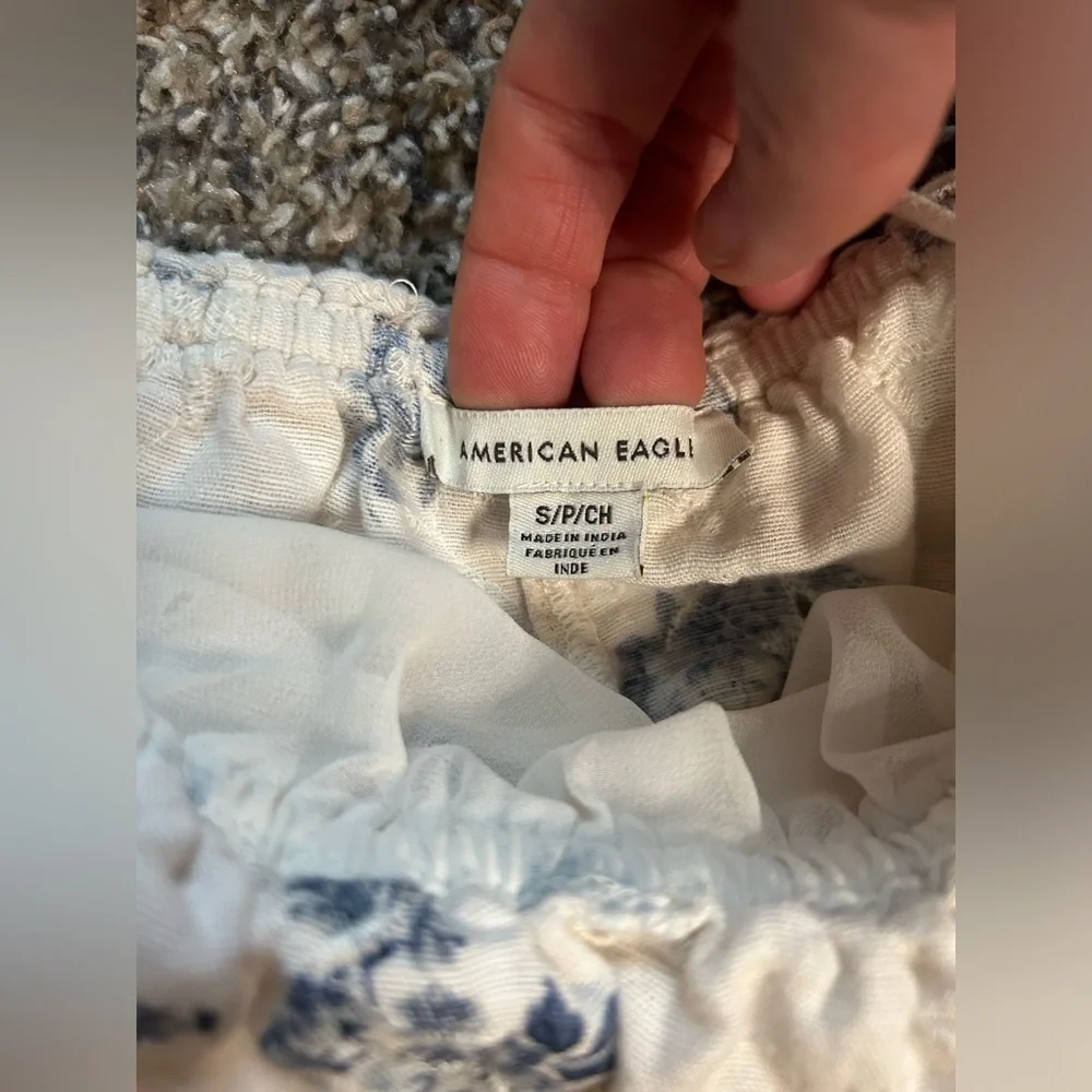 5/$25 American Eagle blue floral eyelet cropped halter top size small - Picture 7 of 8